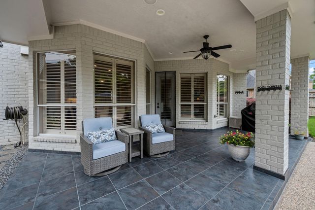14 Greenway View Trail, Kingwood, TX 77339