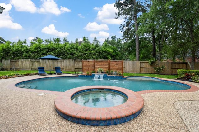 14 Greenway View Trail, Kingwood, TX 77339