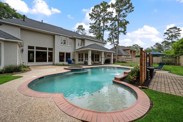 14 Greenway View Trail, Kingwood, TX 77339
