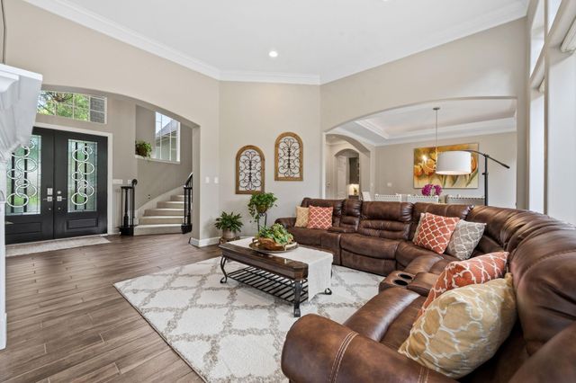 14 Greenway View Trail, Kingwood, TX 77339