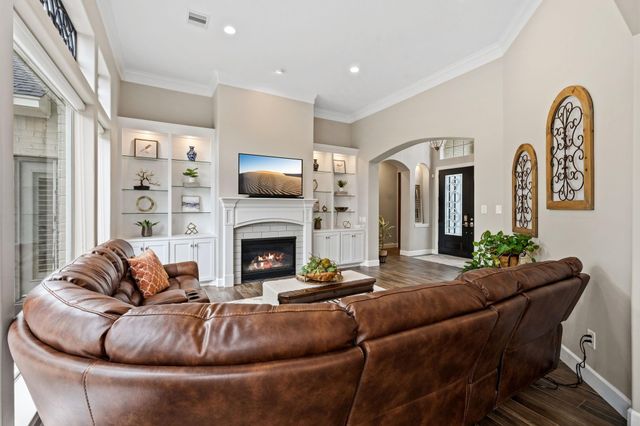 14 Greenway View Trail, Kingwood, TX 77339