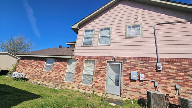 8736 Johns Road, Alvarado, TX 76009