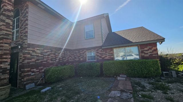 8736 Johns Road, Alvarado, TX 76009