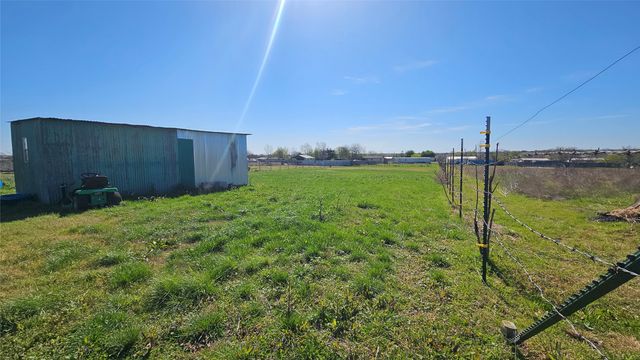 8736 Johns Road, Alvarado, TX 76009