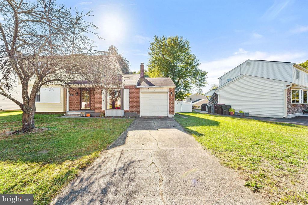 602 LINDA AVE, Blackwood, NJ 08012