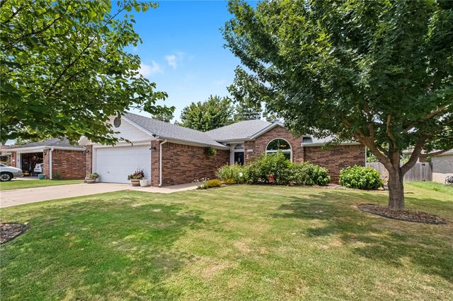 1300 N 37th Street, Rogers, AR 72756