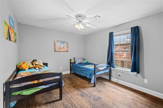 1300 N 37th Street, Rogers, AR 72756