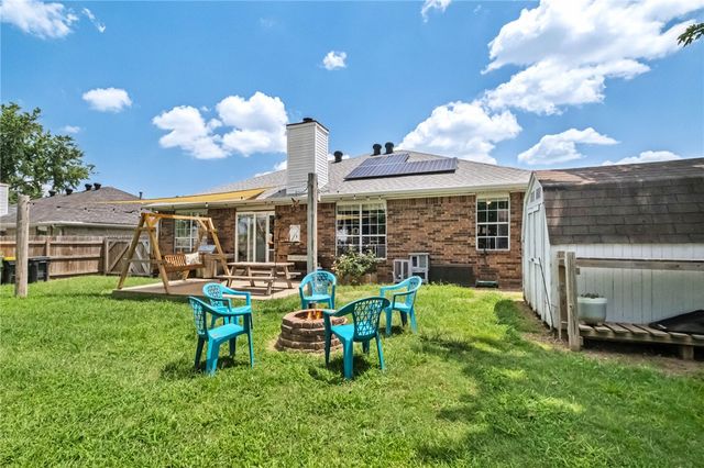 1300 N 37th Street, Rogers, AR 72756
