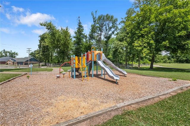 1300 N 37th Street, Rogers, AR 72756
