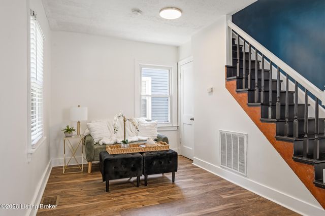 1022 Walter Ave, Louisville, KY 40215