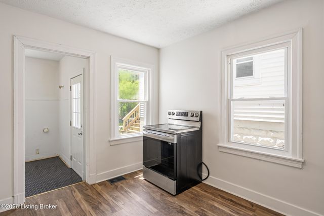 1022 Walter Ave, Louisville, KY 40215