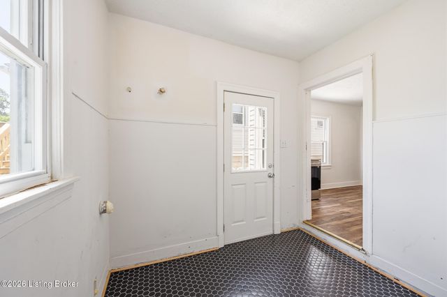 1022 Walter Ave, Louisville, KY 40215