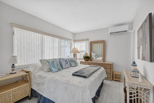 1221 Hillsboro Mile 23a, Hillsboro Beach, FL 33062