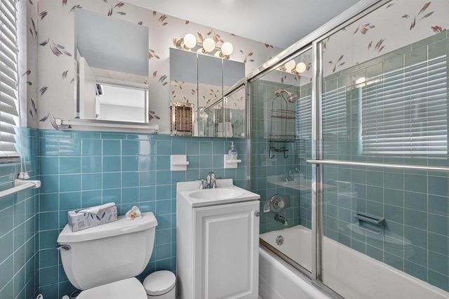 1221 Hillsboro Mile 23a, Hillsboro Beach, FL 33062
