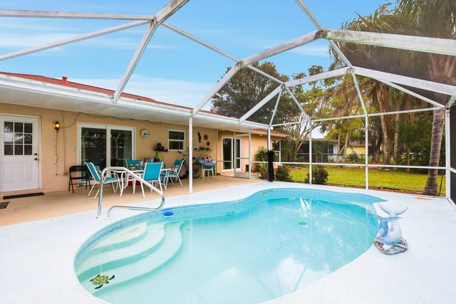 1132 SE Clifton Lane, Port St Lucie, FL 34983