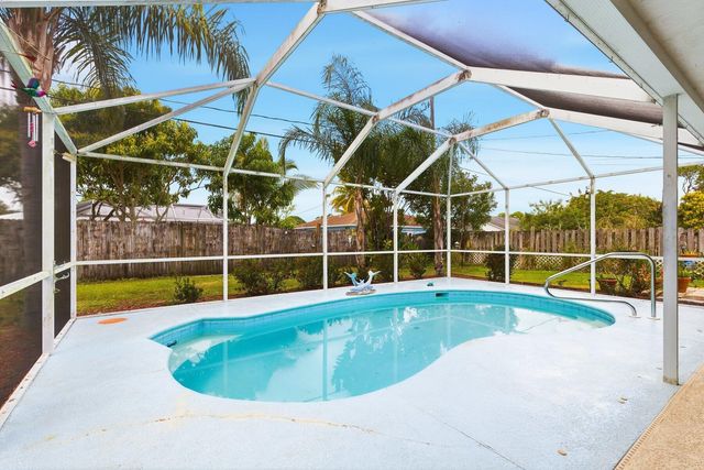 1132 SE Clifton Lane, Port St Lucie, FL 34983