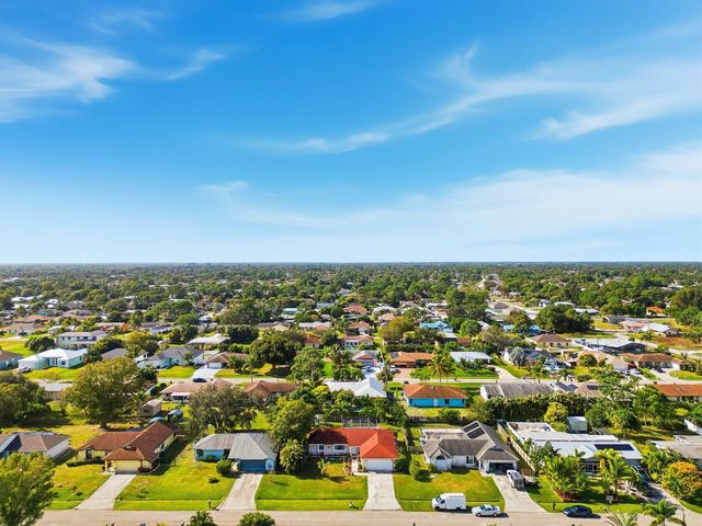 1132 SE Clifton Lane, Port St Lucie, FL 34983