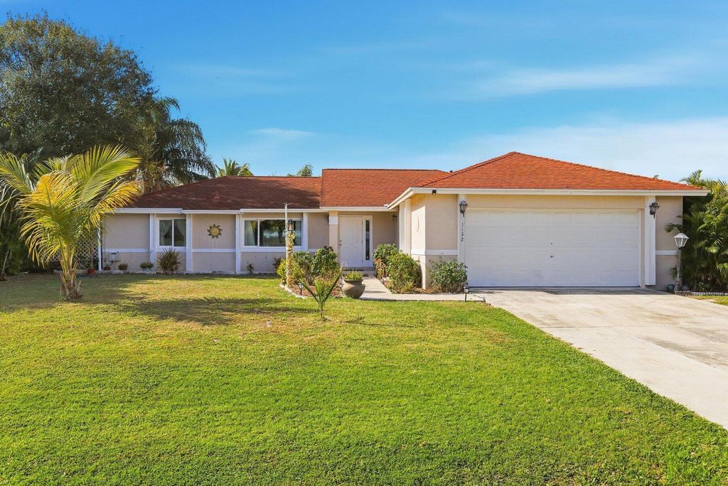1132 SE Clifton Lane, Port St Lucie, FL 34983