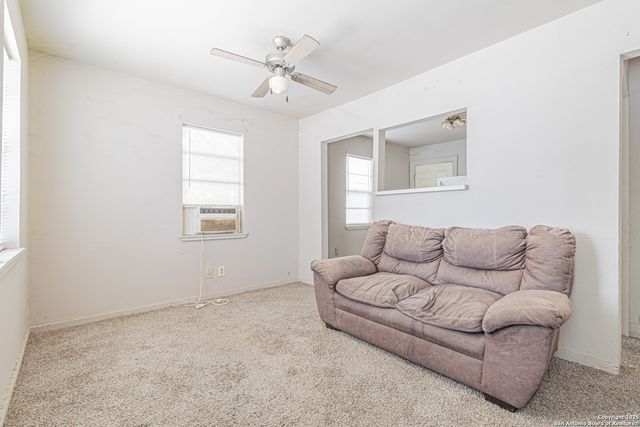 442 SW 41st St, San Antonio, TX 78237