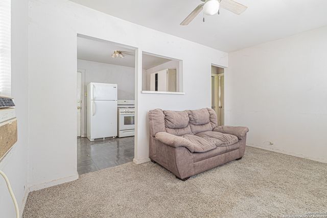 442 SW 41st St, San Antonio, TX 78237