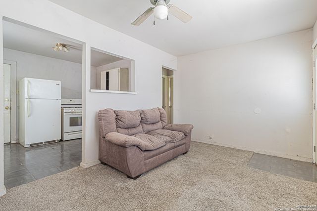 442 SW 41st St, San Antonio, TX 78237