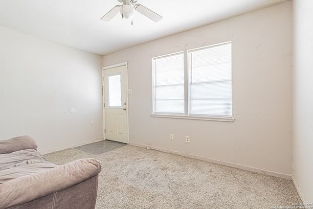 442 SW 41st St, San Antonio, TX 78237
