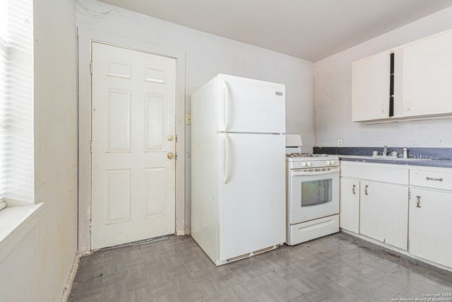 442 SW 41st St, San Antonio, TX 78237