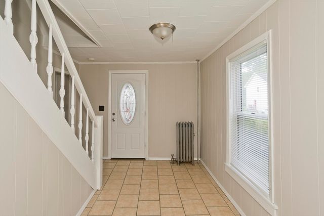 45 Orchard St, Springfield, MA 01107
