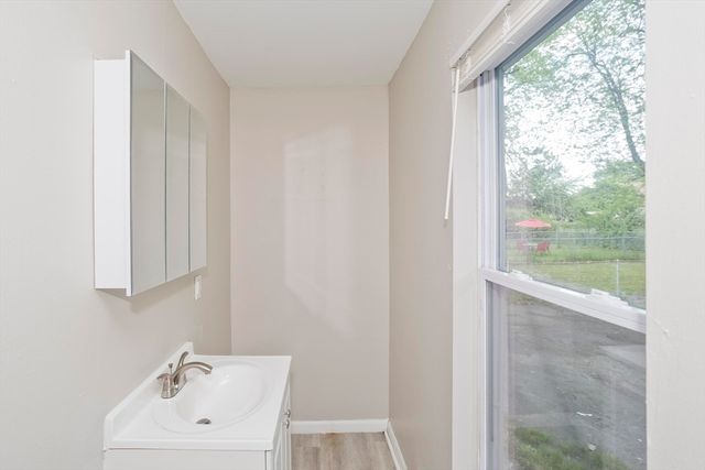 45 Orchard St, Springfield, MA 01107