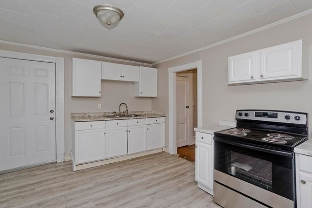 45 Orchard St, Springfield, MA 01107