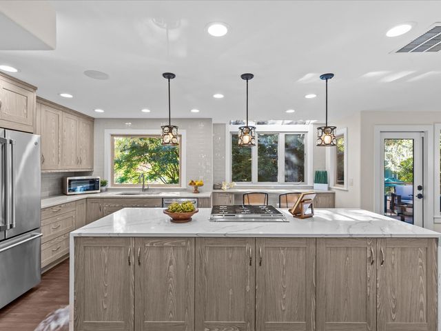 15007 93rd Place NE, Bothell, WA 98011