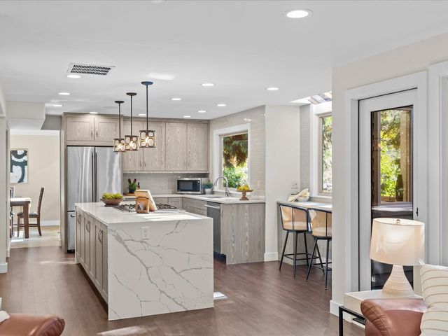 15007 93rd Place NE, Bothell, WA 98011