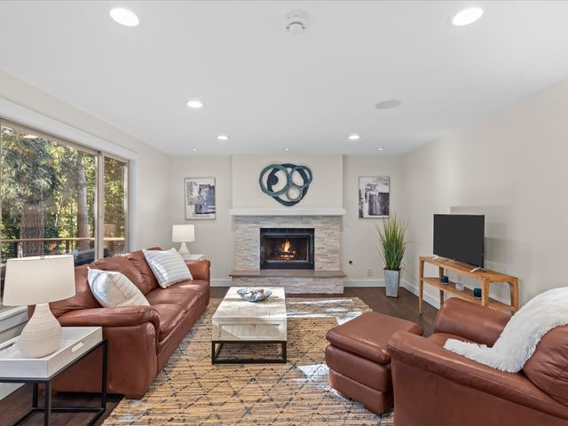 15007 93rd Place NE, Bothell, WA 98011