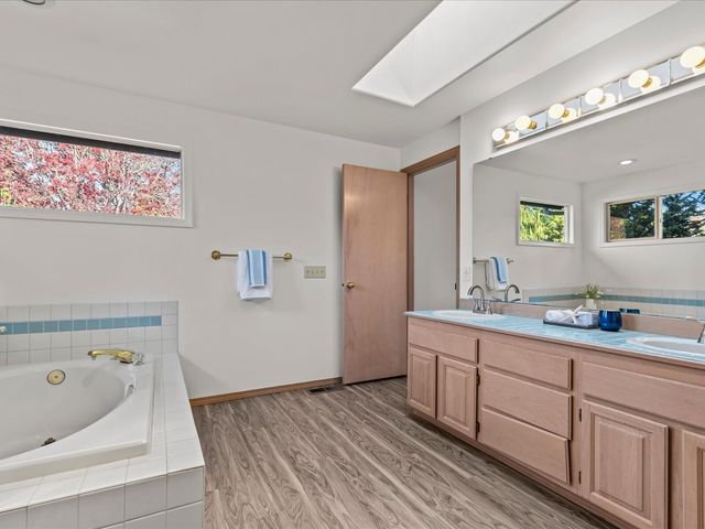 15007 93rd Place NE, Bothell, WA 98011