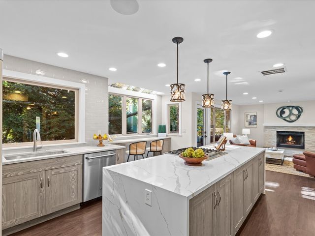 15007 93rd Place NE, Bothell, WA 98011