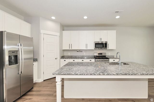 3658 S FINCH ST, Syracuse, UT 84075