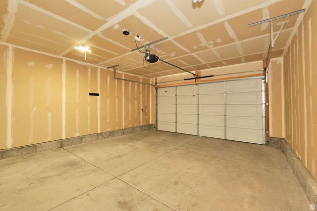 3658 S FINCH ST, Syracuse, UT 84075