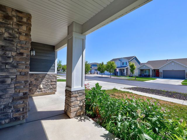 3658 S FINCH ST, Syracuse, UT 84075