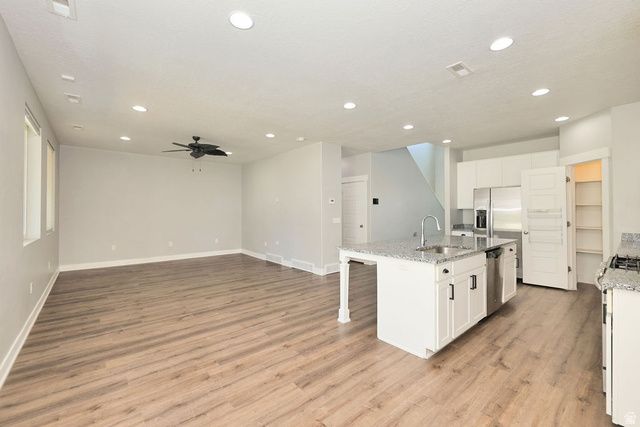 3658 S FINCH ST, Syracuse, UT 84075