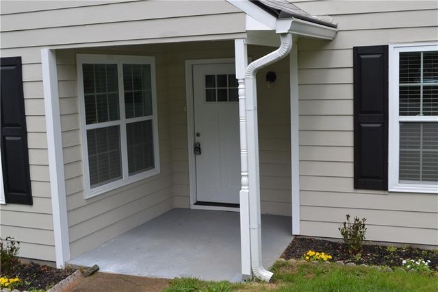 5134 Hill Farm Drive NE, Woodstock, GA 30188