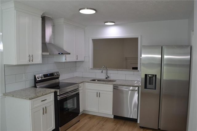 5134 Hill Farm Drive NE, Woodstock, GA 30188