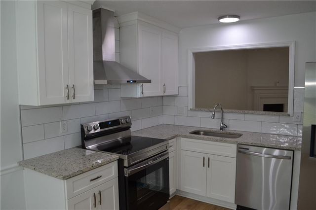 5134 Hill Farm Drive NE, Woodstock, GA 30188