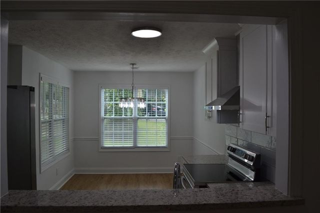 5134 Hill Farm Drive NE, Woodstock, GA 30188