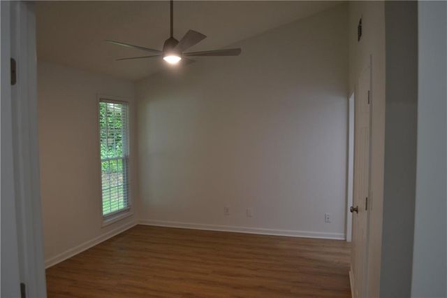 5134 Hill Farm Drive NE, Woodstock, GA 30188