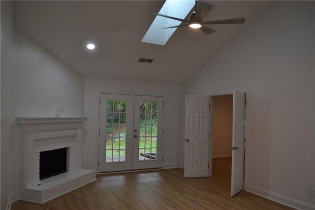 5134 Hill Farm Drive NE, Woodstock, GA 30188
