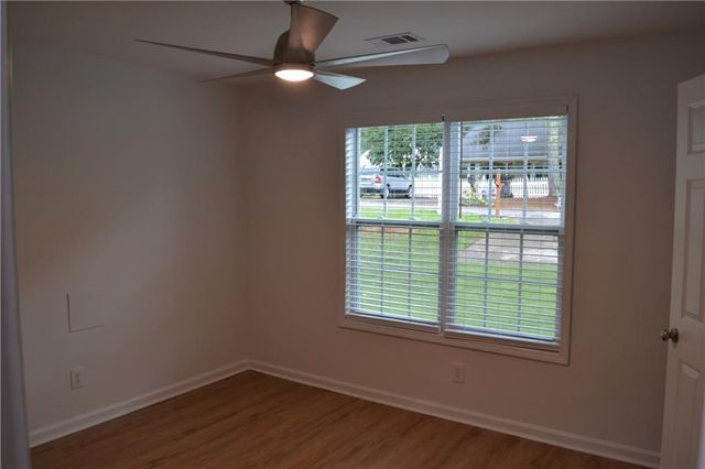 5134 Hill Farm Drive NE, Woodstock, GA 30188