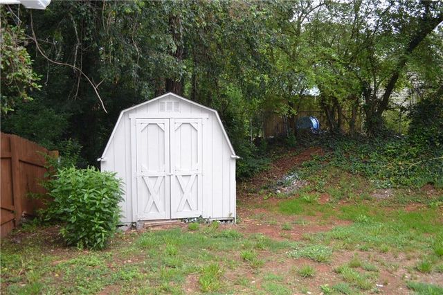 5134 Hill Farm Drive NE, Woodstock, GA 30188