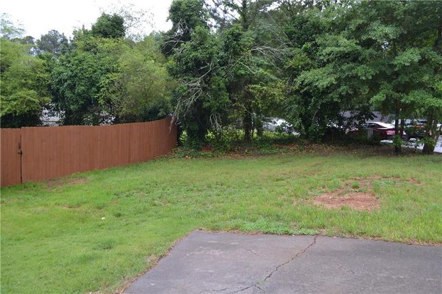 5134 Hill Farm Drive NE, Woodstock, GA 30188