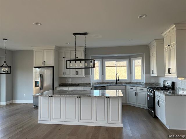 5873 Saratoga Drive, Oxford, MI 48371