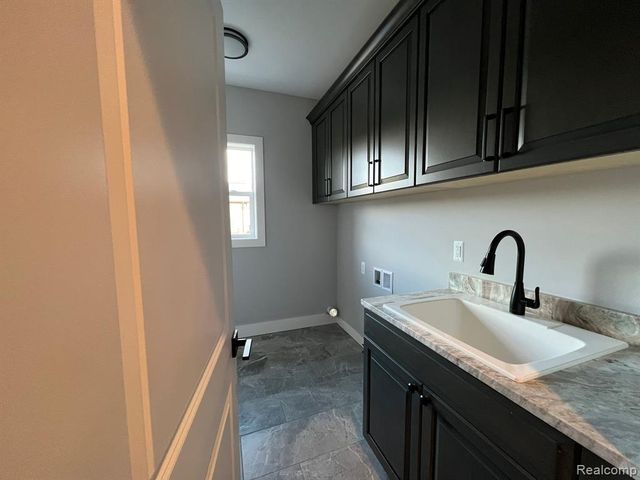 5873 Saratoga Drive, Oxford, MI 48371